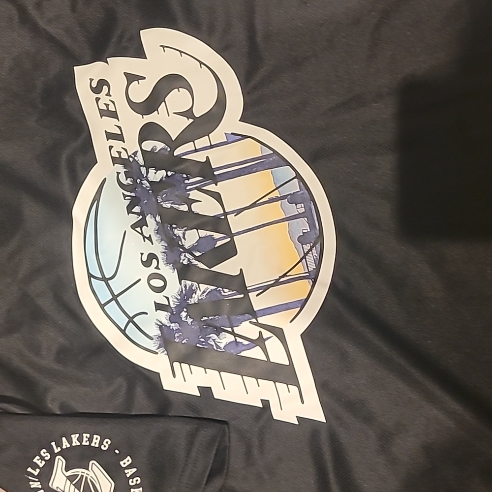 NBA Black Los Angeles Lakers Graphic Tee Lebron James #23 Basketball Size 14/16 - Picture 2 of 5